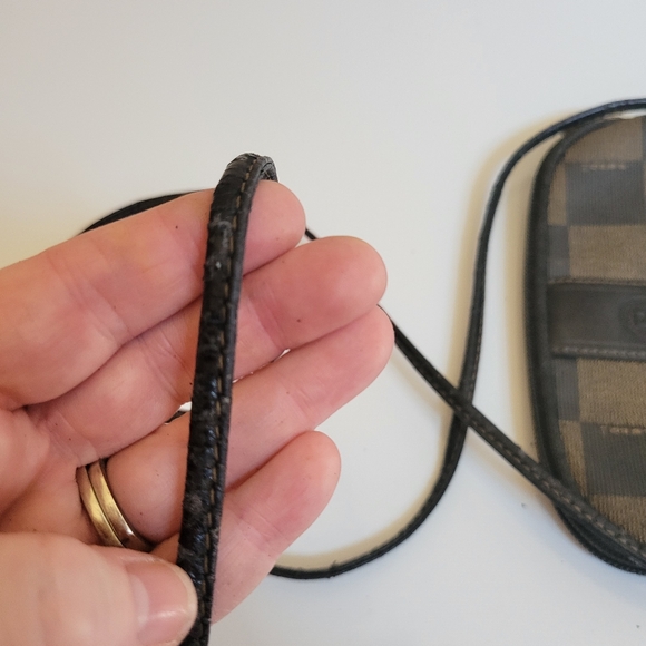 Fendi Vintage Cross Body Bag W/Logo - Authentic - Picture 8 of 15